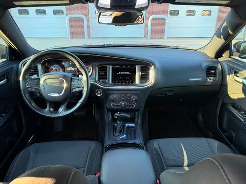 Used 2018 Dodge Charger R/T w/ Blacktop Package RWD image 19