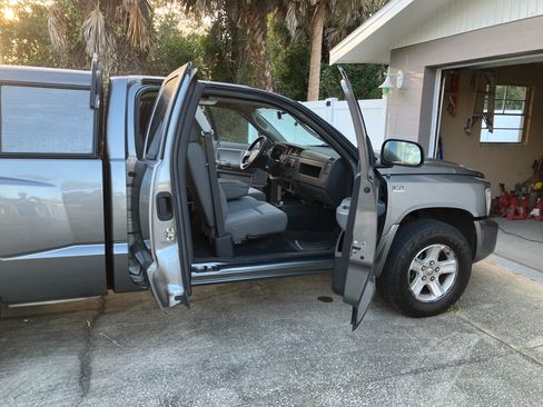 Used 2010 Dodge Dakota Big Horn w/ Extra Security Group image 17