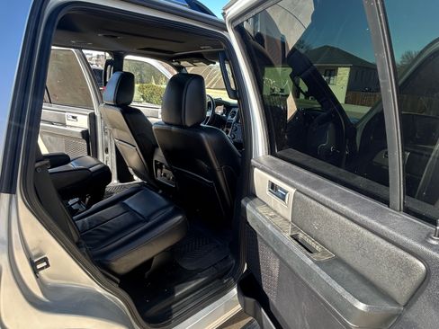 Used 2017 Ford Expedition Limited w/ Equipment Group 301A image 9