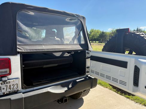 Used 2010 Jeep Wrangler Sport AWD/4WD image 5