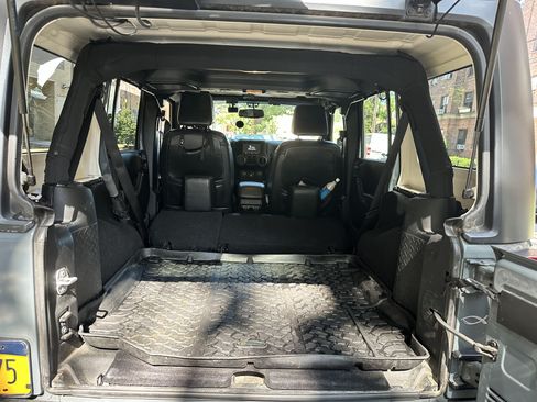 Used 2015 Jeep Wrangler Unlimited Sport w/ Quick Order Package 24S image 16