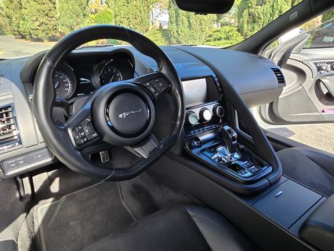 Used 2017 Jaguar F-TYPE S image 13
