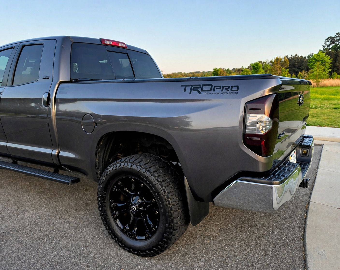 Used 2017 Toyota Tundra SR5 AWD/4WD image 10