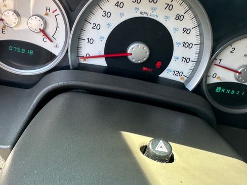 Used 2004 Dodge Durango SLT image 8