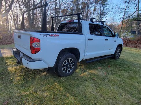 Used 2018 Toyota Tundra SR5 w/ TRD Off Road Package image 6