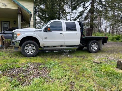 Used 2015 Ford F250 Lariat w/ Lariat Ultimate Package AWD/4WD image 2