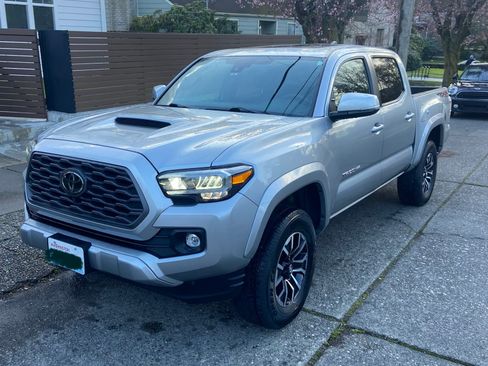 Used 2022 Toyota Tacoma TRD Sport w/ TRD Premium Sport Package AWD/4WD image 1