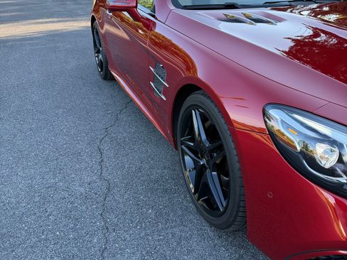 Used 2018 Mercedes-Benz SL 550 image 26
