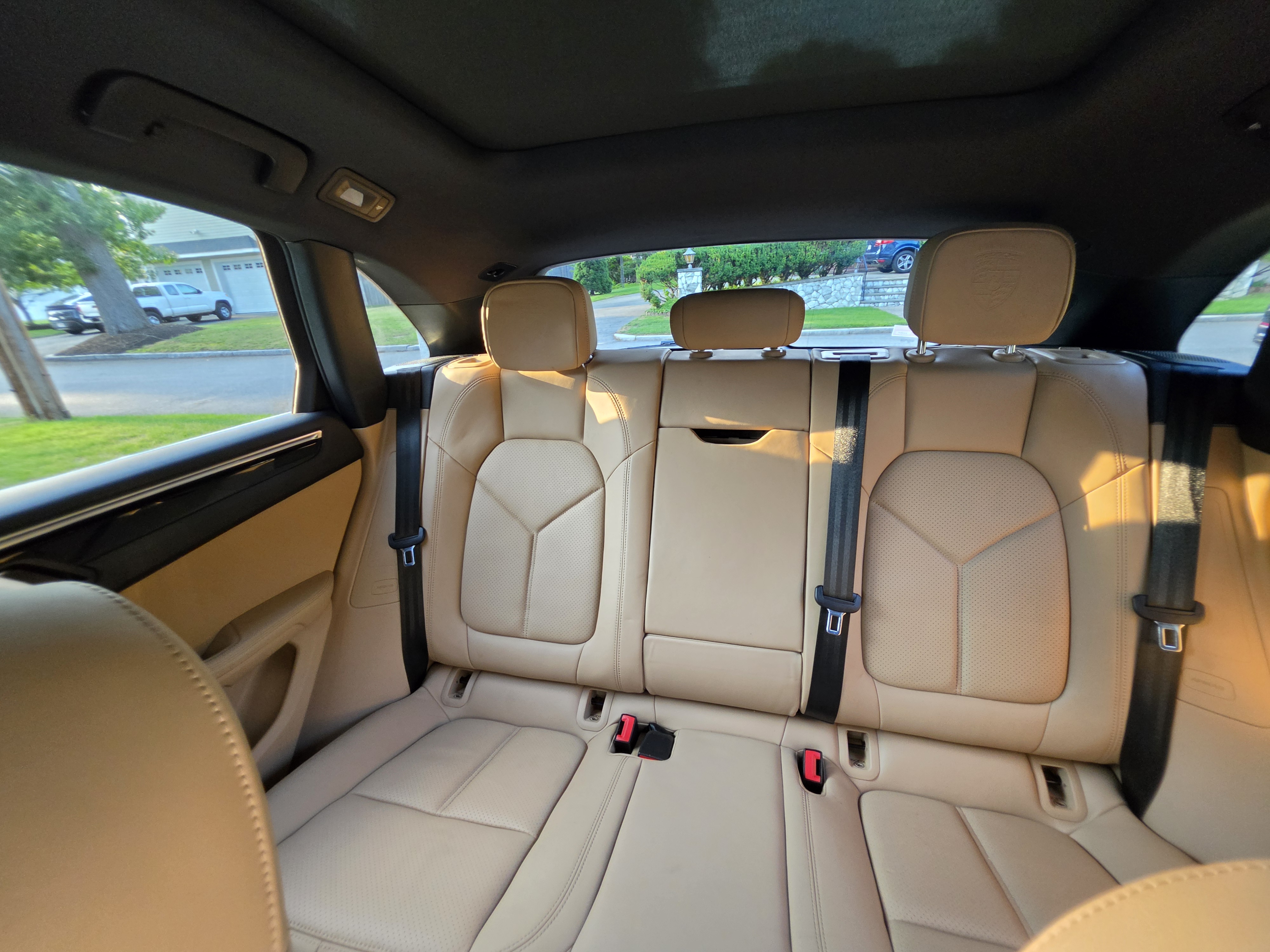 Used 2023 Porsche Macan S AWD/4WD image 5