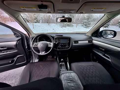 Used 2018 Mitsubishi Outlander ES image 6