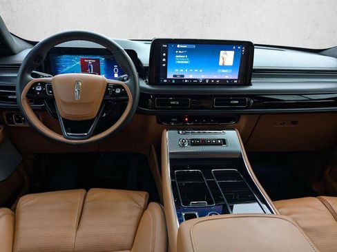 Used 2025 Lincoln Aviator Black Label w/ Jet Appearance Package AWD/4WD image 6