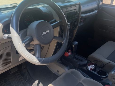 Used 2009 Jeep Wrangler Unlimited X image 10