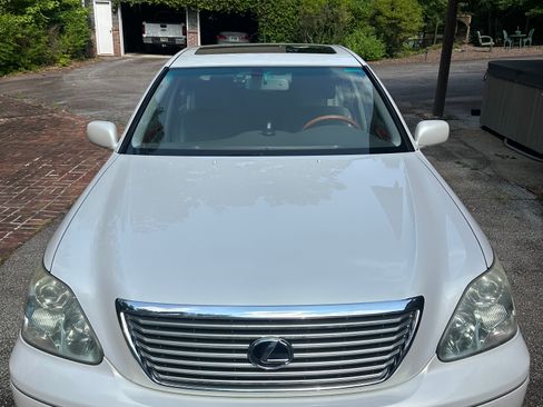 Used 2004 Lexus LS 430 w/ Modern Luxury Pkg RWD image 2
