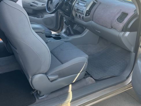 Used 2005 Toyota Tacoma 4x4 Access Cab image 9
