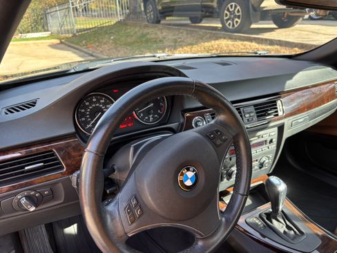 Used 2012 BMW 328i Convertible image 6