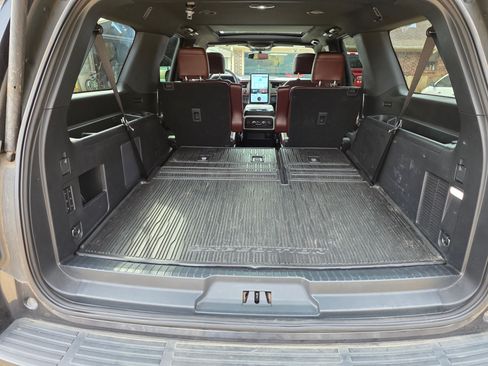 Used 2024 Ford Expedition Max Limited image 18