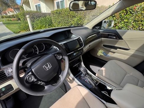 Used 2016 Honda Accord EX image 4