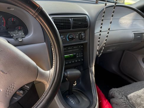 Used 2004 Ford Mustang Deluxe Convertible 2D image 2