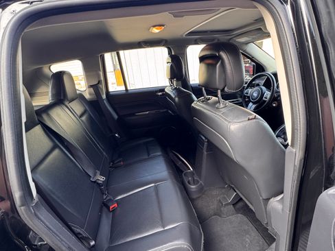 Used 2014 Jeep Compass Limited w/ Sun/Sound Group image 11