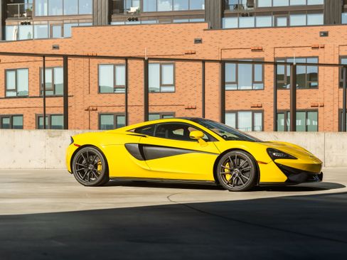 Used 2018 McLaren 570S Coupe RWD image 9