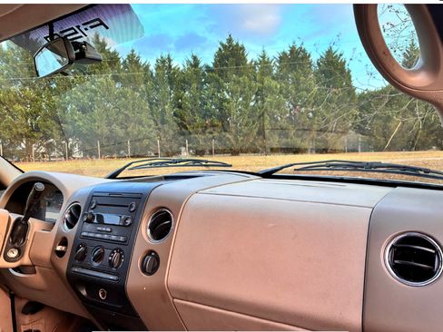 Used 2004 Ford F150 XLT image 7