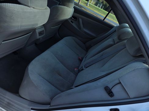 Used 2009 Toyota Camry LE image 4