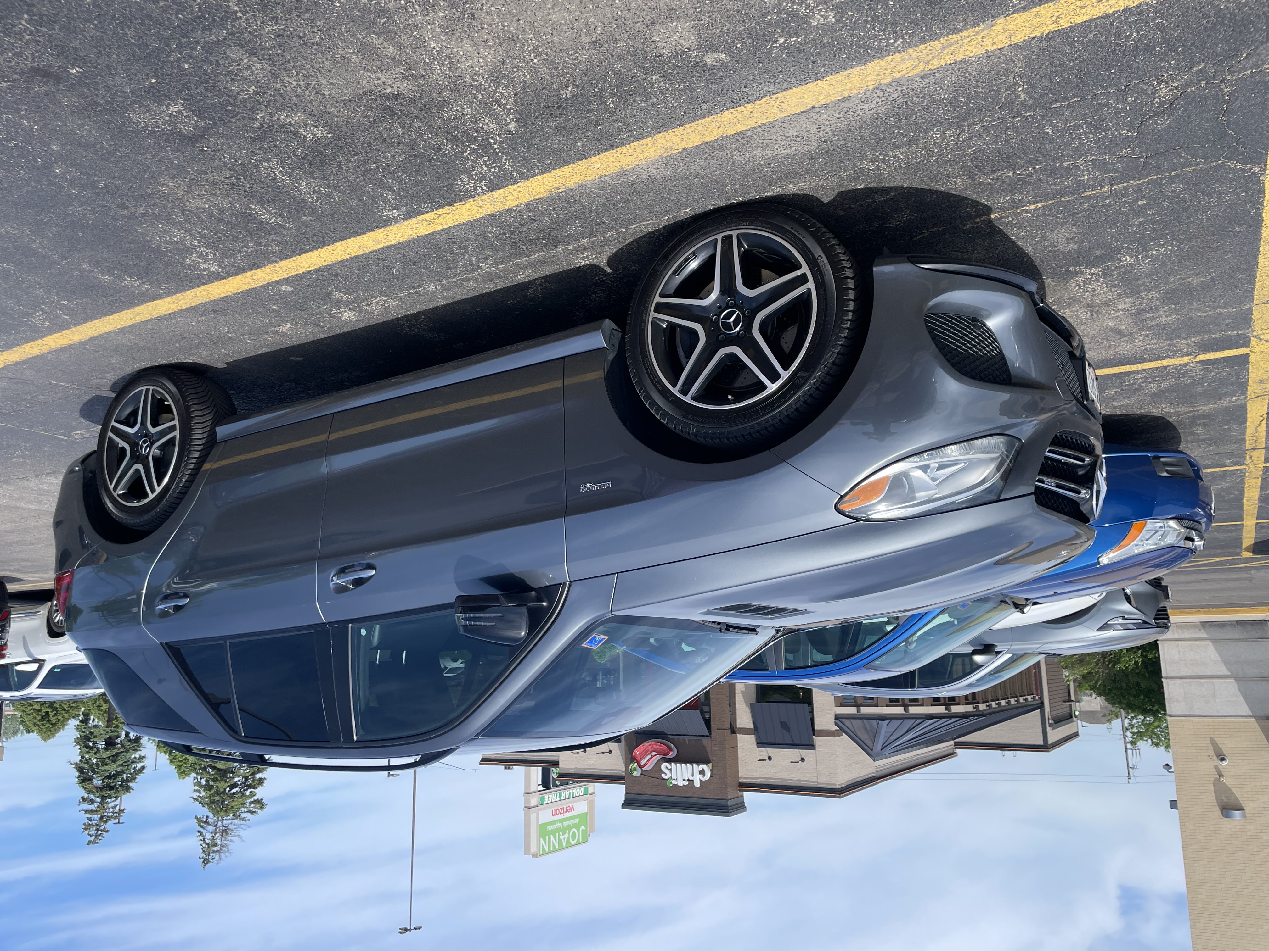 Used 2019 Mercedes-Benz GLE 43 AMG 4MATIC image 2