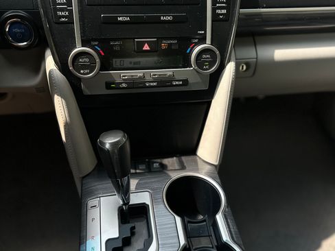 Used 2012 Toyota Camry LE image 16