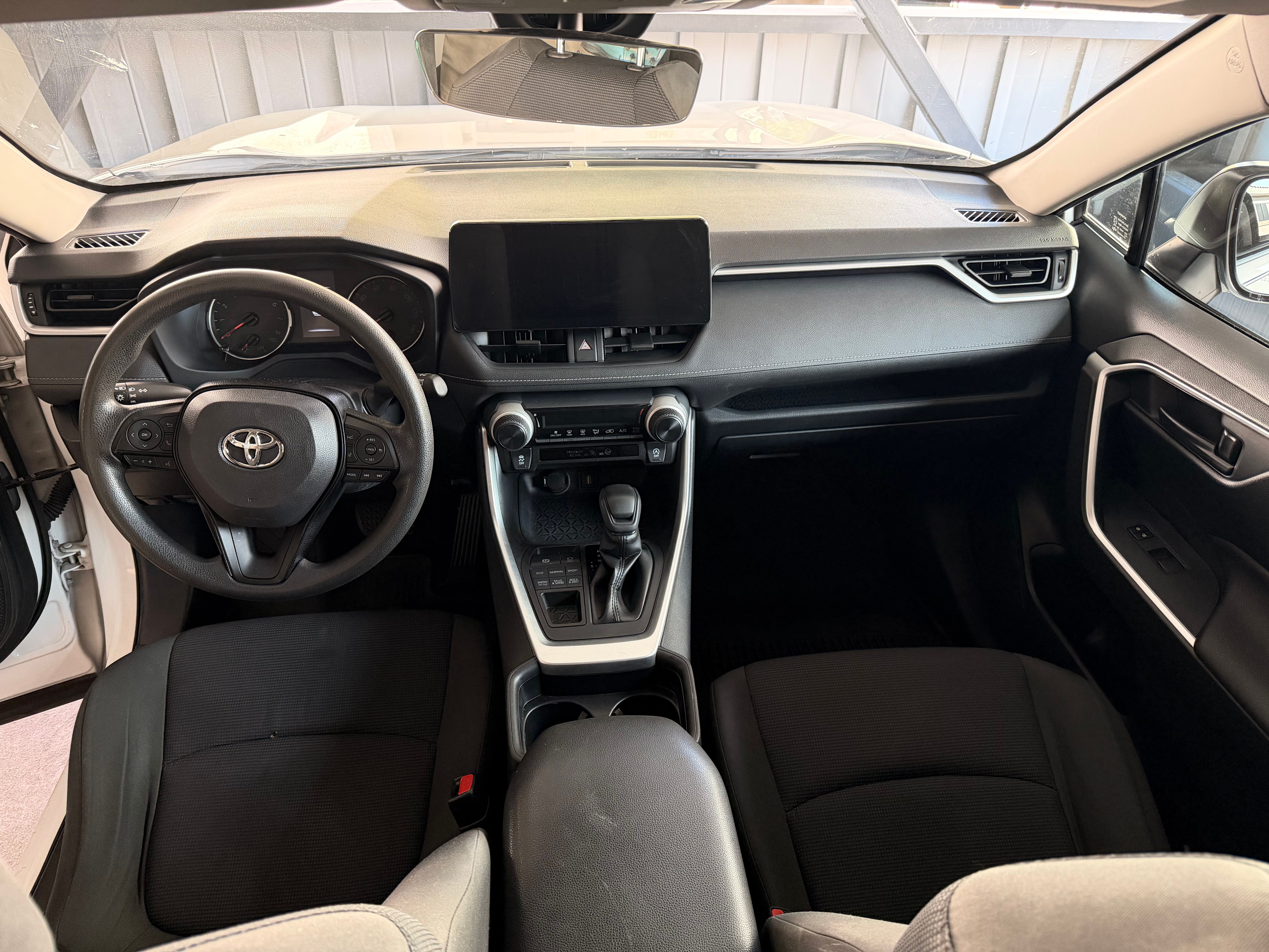 Used 2020 Toyota RAV4 LE AWD/4WD image 20