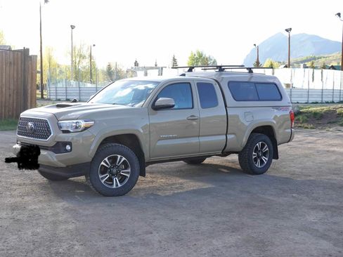 Used 2019 Toyota Tacoma TRD Sport AWD/4WD image 6