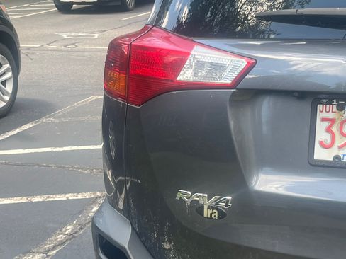 Used 2014 Toyota RAV4 LE AWD/4WD image 6