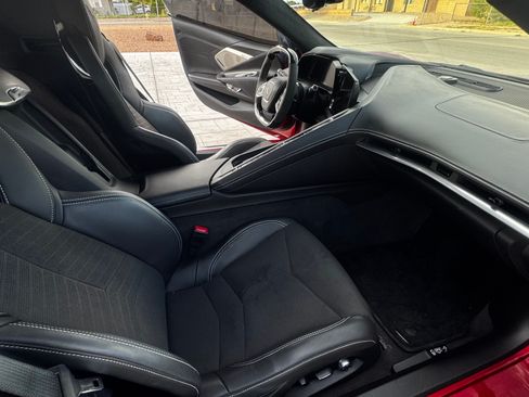 Used 2024 Chevrolet Corvette Z06 RWD image 9