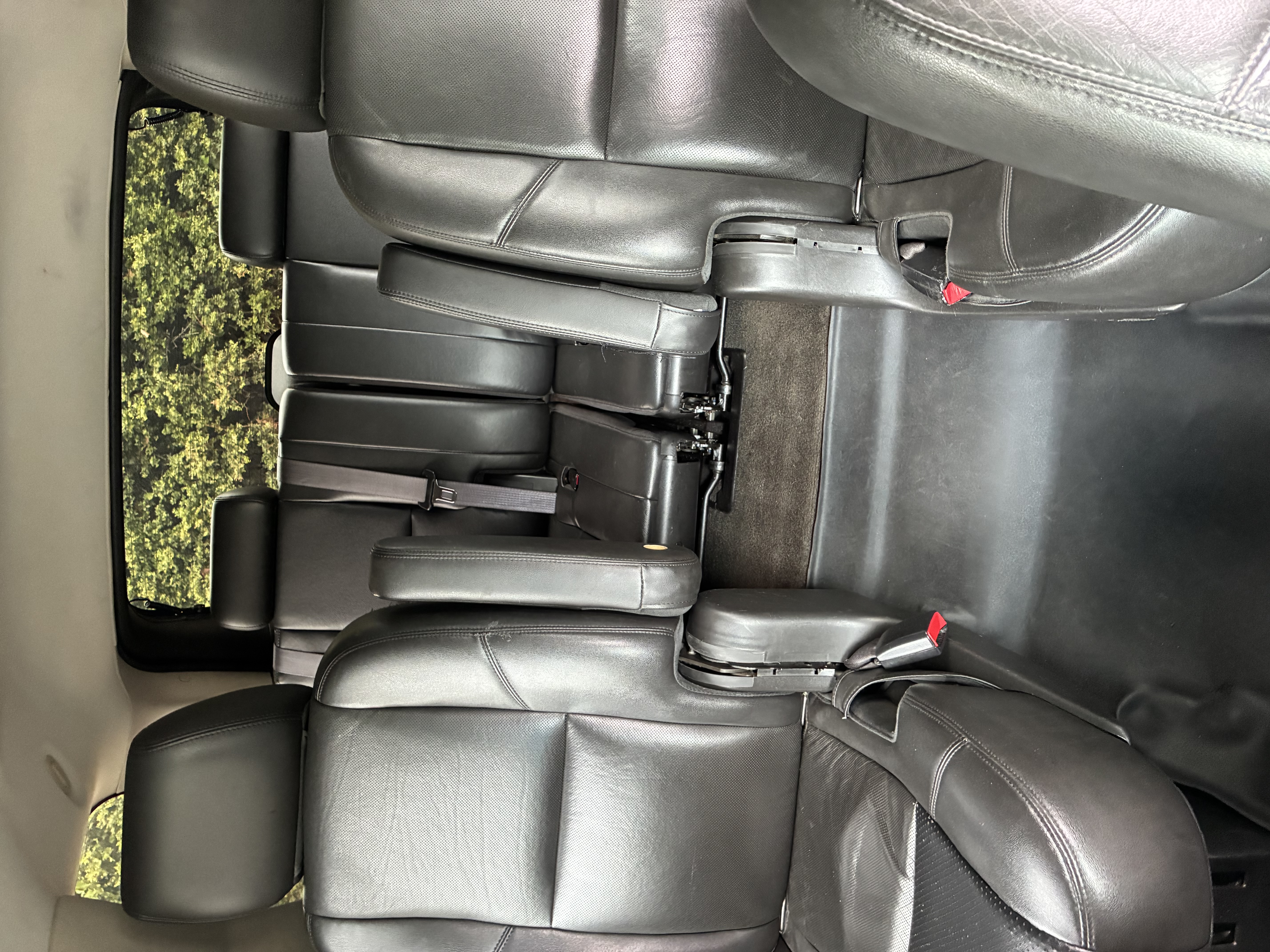 Used 2013 GMC Yukon Denali RWD image 9