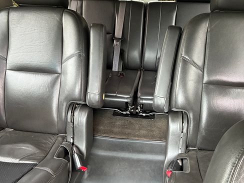 Used 2013 GMC Yukon Denali RWD image 9
