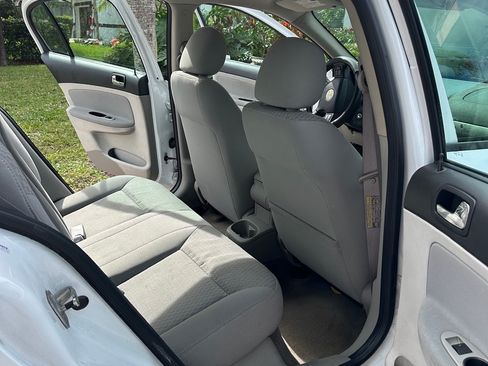 Used 2006 Chevrolet Cobalt LT w/ Preferred Equipment Group image 9