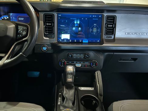 Used 2022 Ford Bronco Outer Banks w/ Sasquatch Package image 9