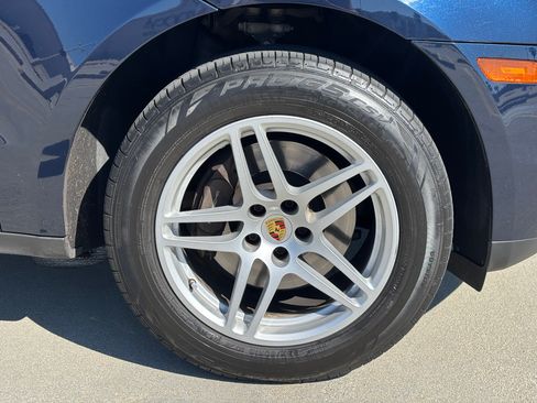 Used 2017 Porsche Macan Sport Edition image 25