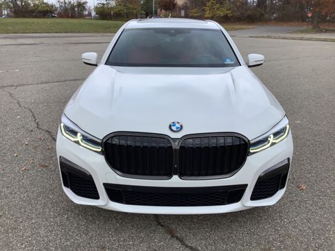 Used 2020 BMW 750i xDrive w/ Autobahn Package image 4