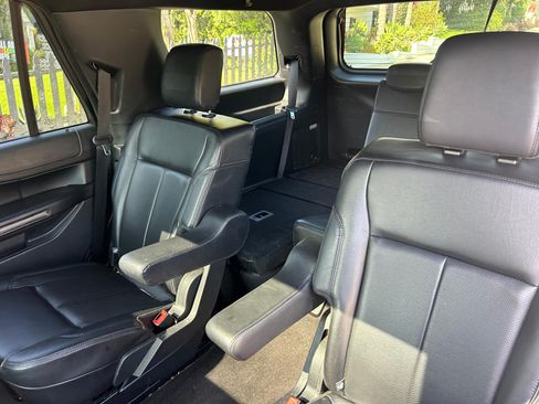 Used 2021 Ford Expedition XLT AWD/4WD image 10
