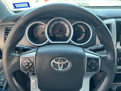 Used 2014 Toyota Tacoma PreRunner w/ SR5 Package image 16