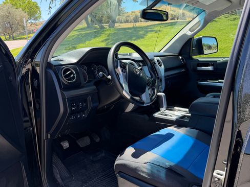 Used 2017 Toyota Tundra SR5 w/ TRD Off Road Package AWD/4WD image 8