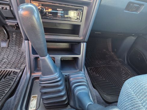 Used 1993 Mitsubishi Montero RS image 4