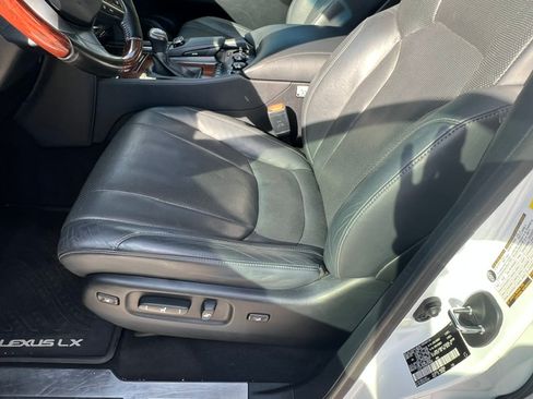 Used 2021 Lexus LX 570 4WD w/ Luxury Package image 13