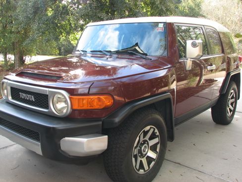 Used 2008 Toyota FJ Cruiser 2WD image 2