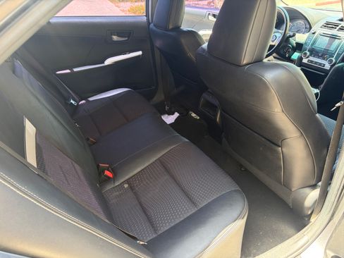 Used 2012 Toyota Camry SE FWD image 5