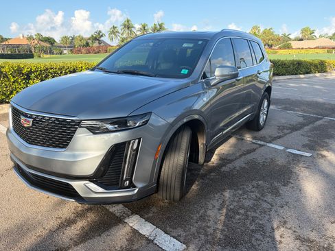 Used 2024 Cadillac XT6 Luxury FWD image 2