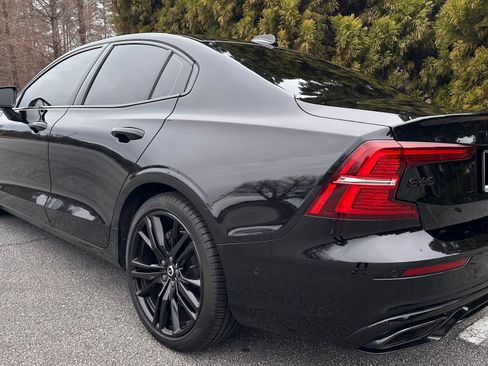 Used 2022 Volvo S60 B5 R-Design w/ Advanced Package image 9