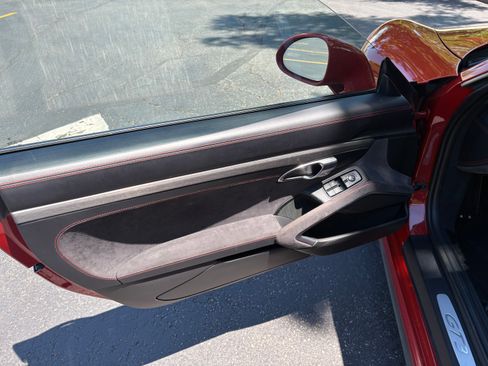 Used 2015 Porsche 911 GT3 RWD image 9