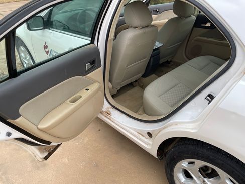 Used 2011 Ford Fusion SE image 23