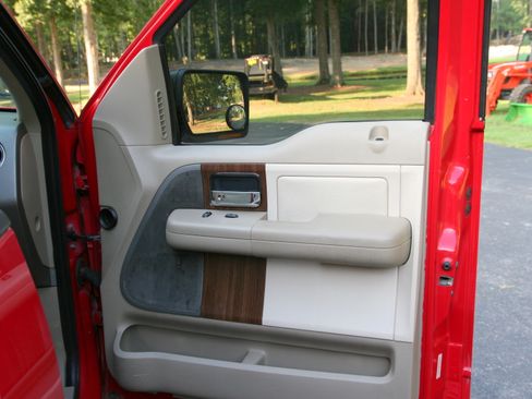 Used 2004 Ford F150 Lariat image 29